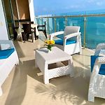 Luxury Ocean View Retreat Pool Jacuzzi & Beach